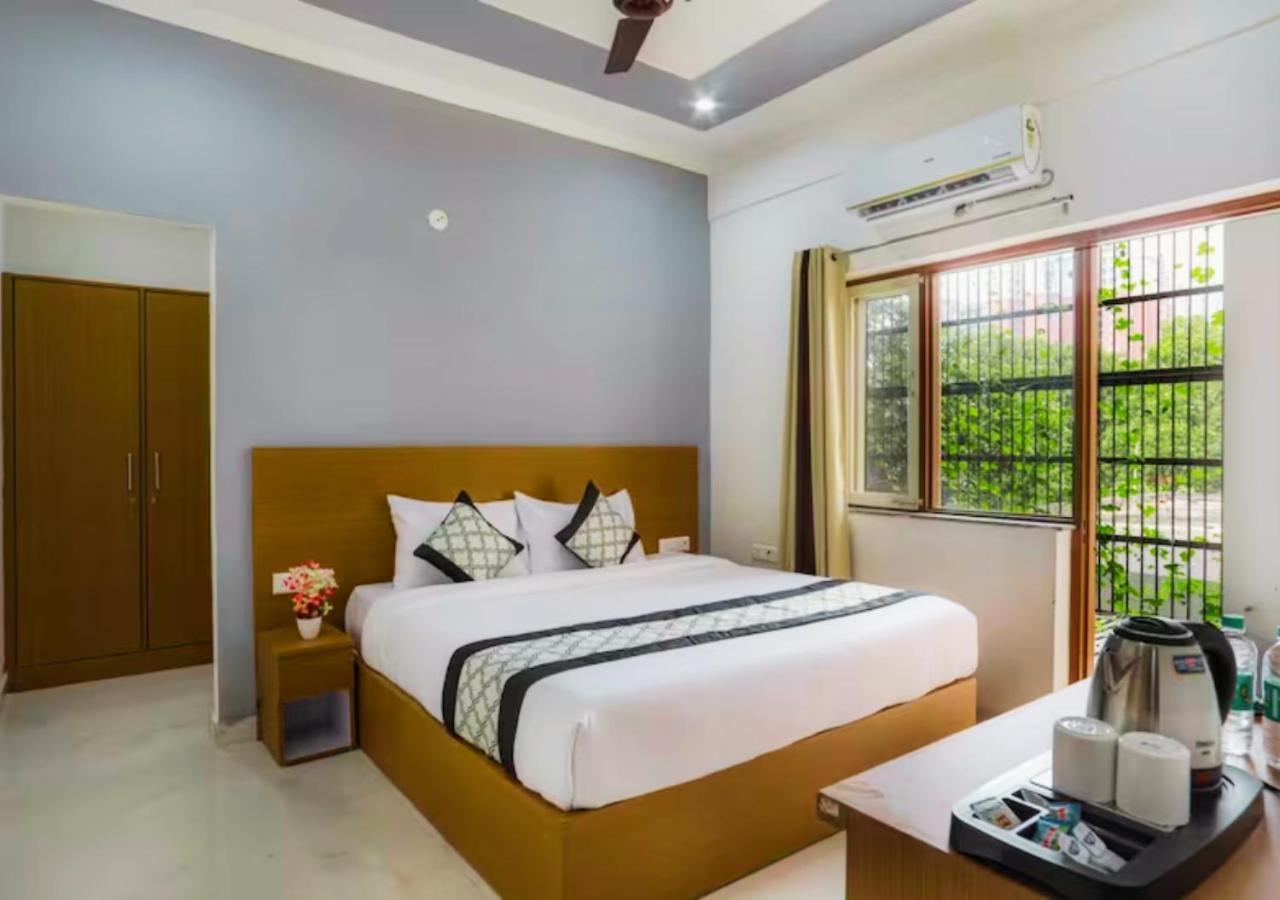 The Castle Blue Hotel Greater Noida Buitenkant foto